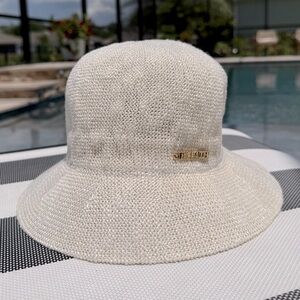 NWT Steve Madden Ivory Bucket Hat